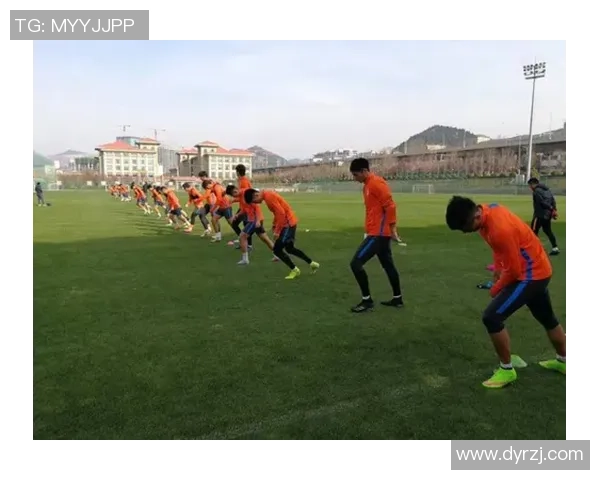 南京足球队耐力分析与训练方法探讨助力球队提升竞技水平 南京足球队耐力分析与训练方法探讨助力球队提升竞技水平