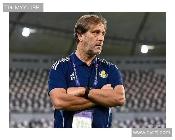 足球明星因伤接受脚部手术重返赛场的希望与挑战